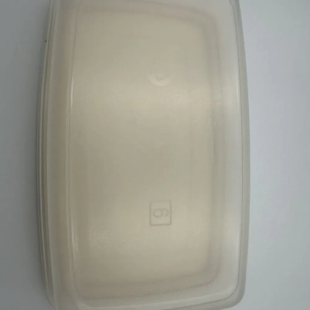 Vintage Rubbermaid Servin' Savers #6 Storage Container Almond Lid 7 Cups 1.7 L